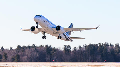 The first ACJ TwoTwenty aircraft takes off from the Mirabel airport