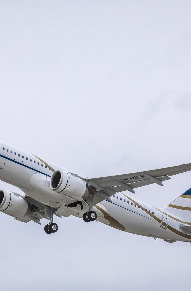 Comlux ACJ320neo in flight