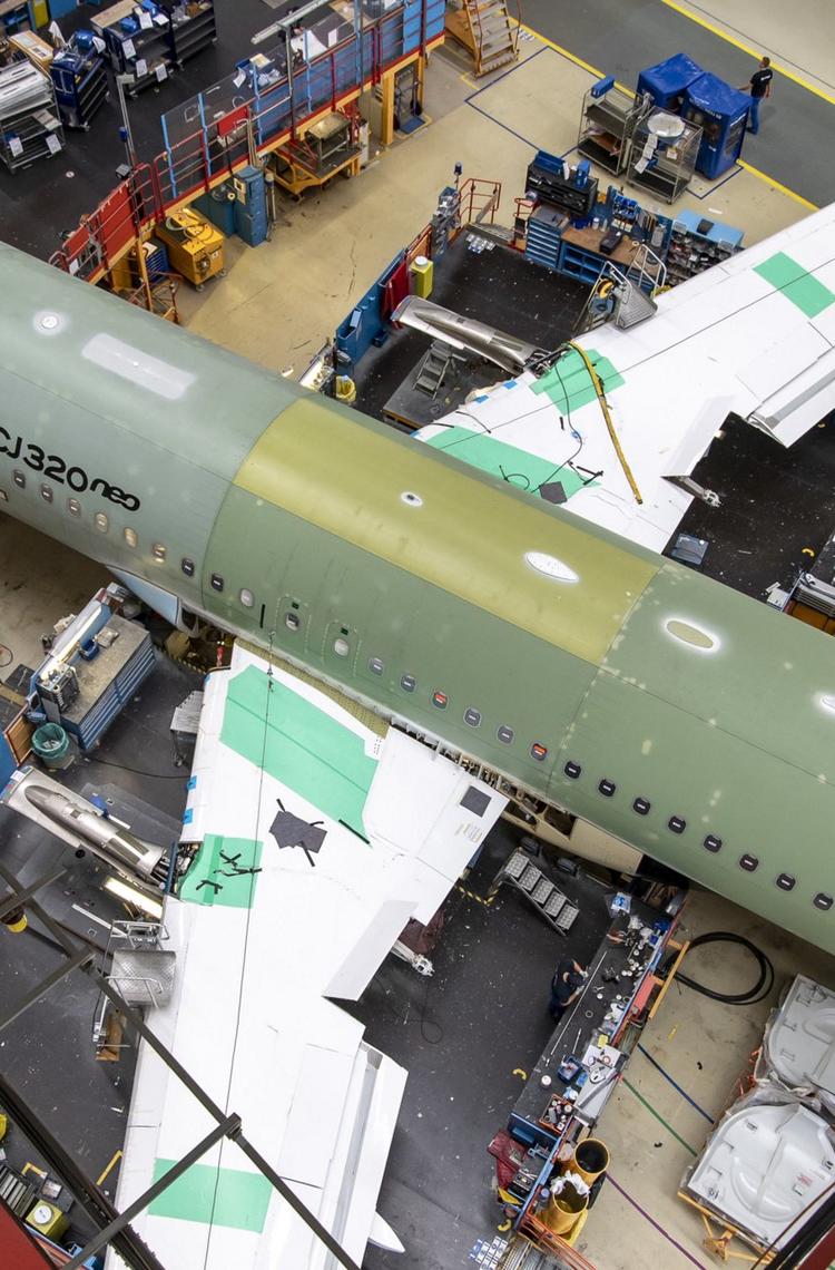1st-ACJ320neo-final-assembly-Hamburg.jpg 1st-ACJ320neo-final-assembly-Hamburg.jpg