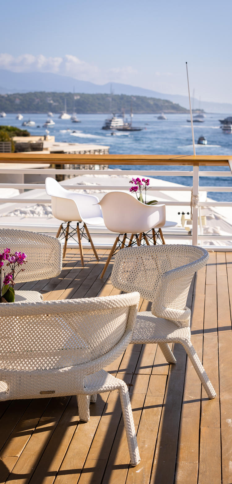 Close up picture of the Monaco yacht club