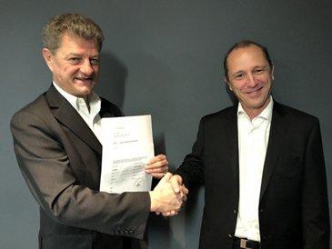 Konstantin Essler COO & Accountable Manager MJet & Régis Broutée VP ACJ Services & Customer Support